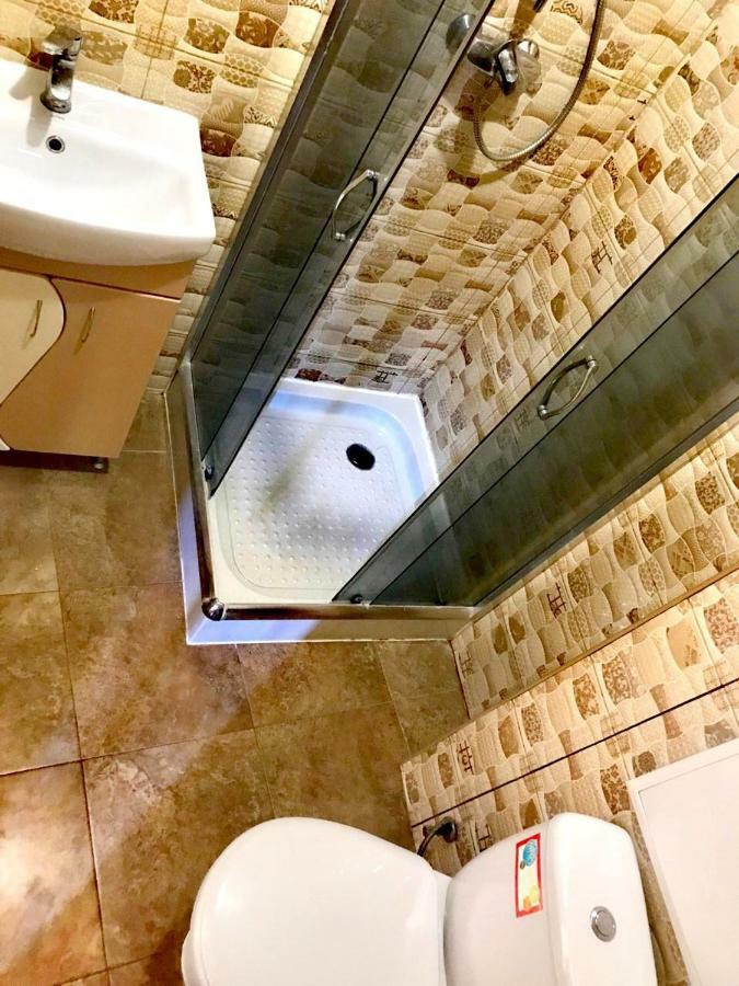 Svobody Apartments ลวีฟ ภายนอก รูปภาพ